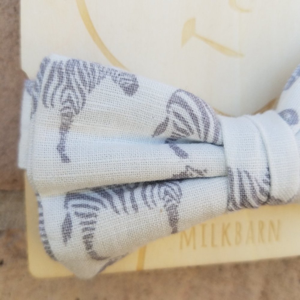 Milkbarn Organic White with Grey Linen and Cotton Zebras' Bow Tie NWOT - Picture 2 of 7